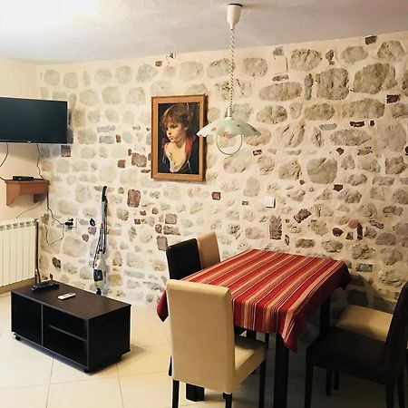 Apartments Sneza Рисан Экстерьер фото