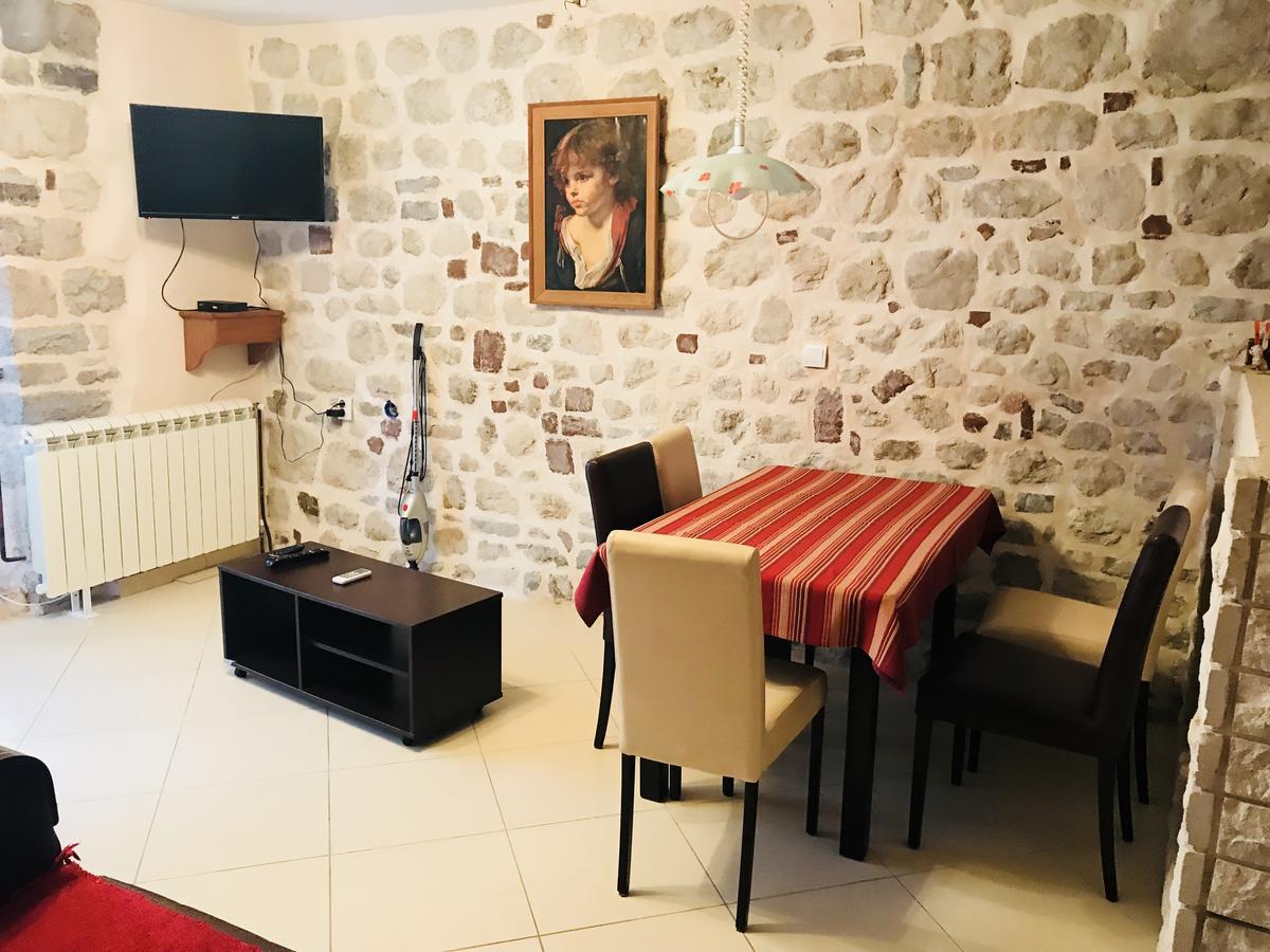 Apartments Sneza Рисан Экстерьер фото